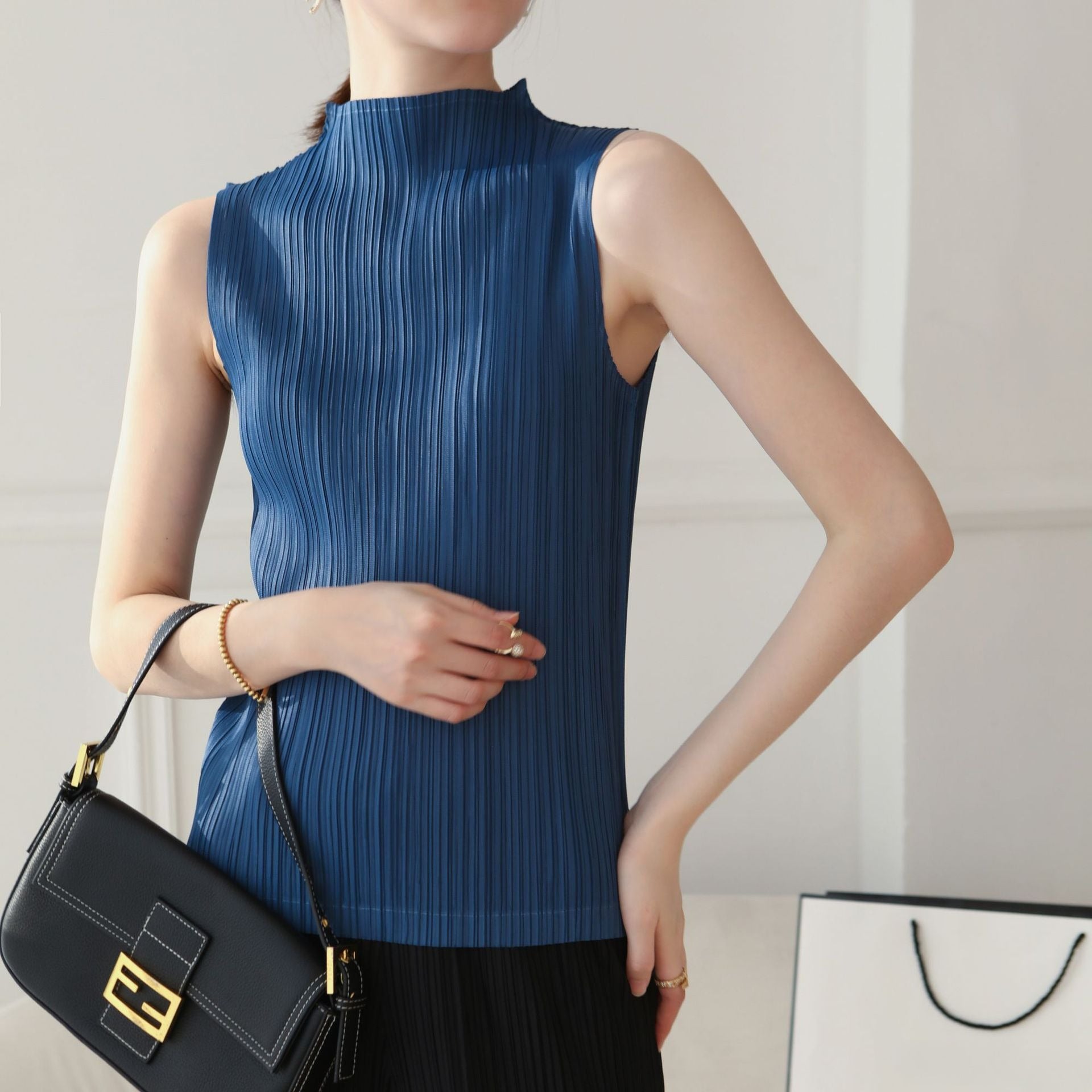 High Neck Sleeveless Retro High-End T-Shirt