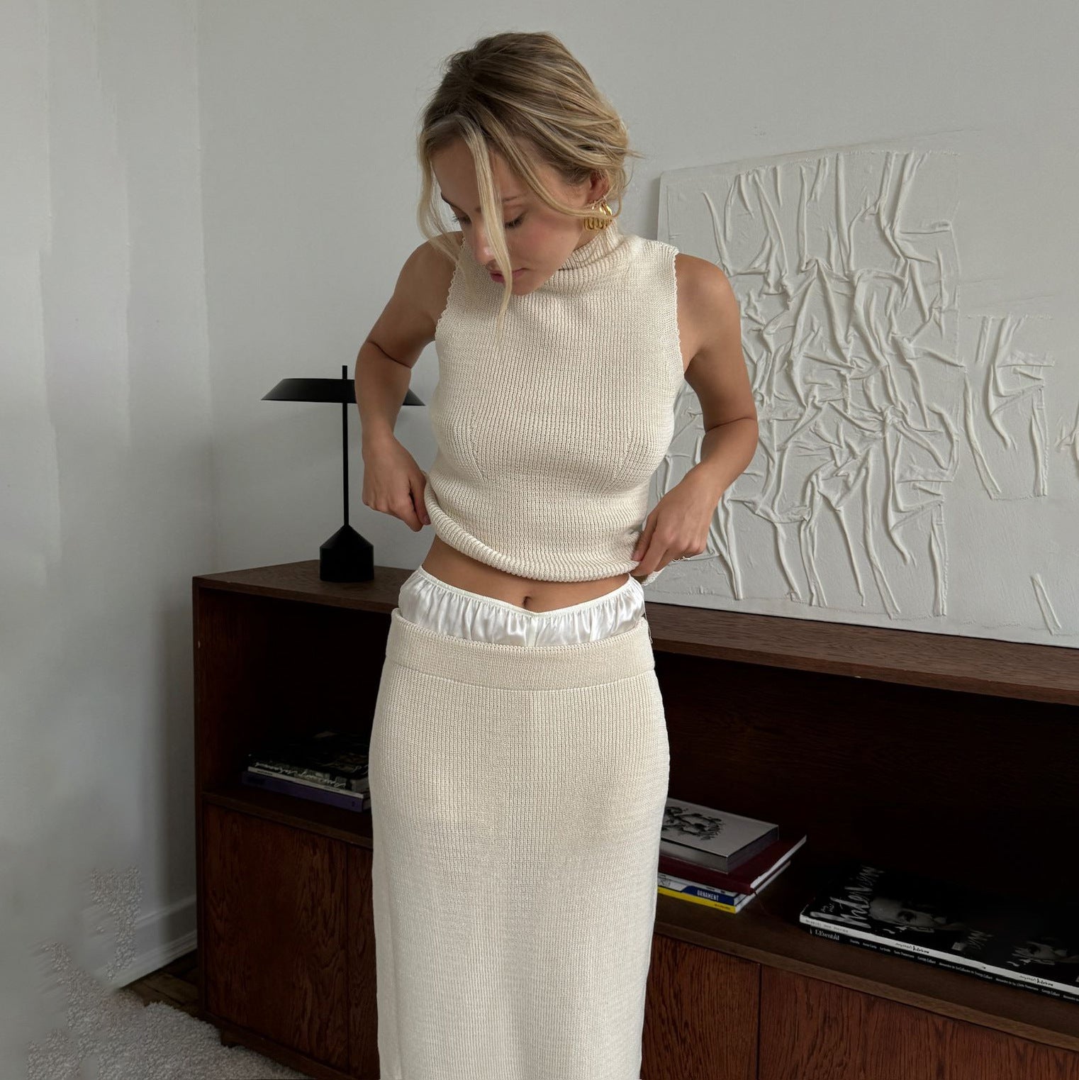 Sleeveless turtleneck knitted and vest hip-wrapped dress