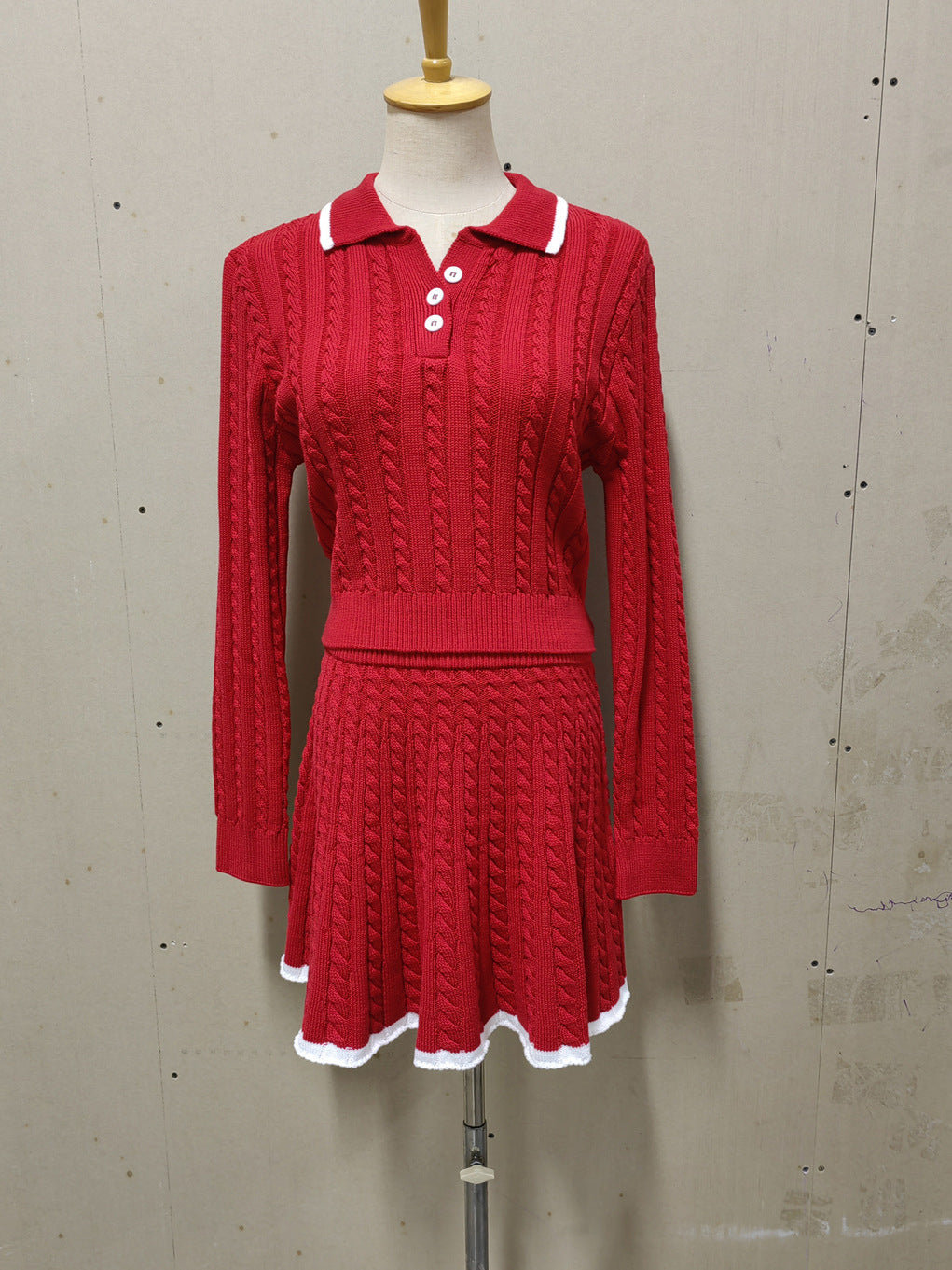 Long-sleeved button-down lapel knitted sweater top + short umbrella skirt