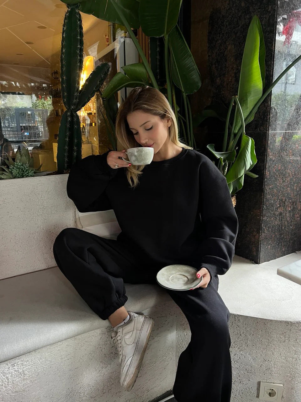 Solid color loose crew neck sweater strap-up trousers cover