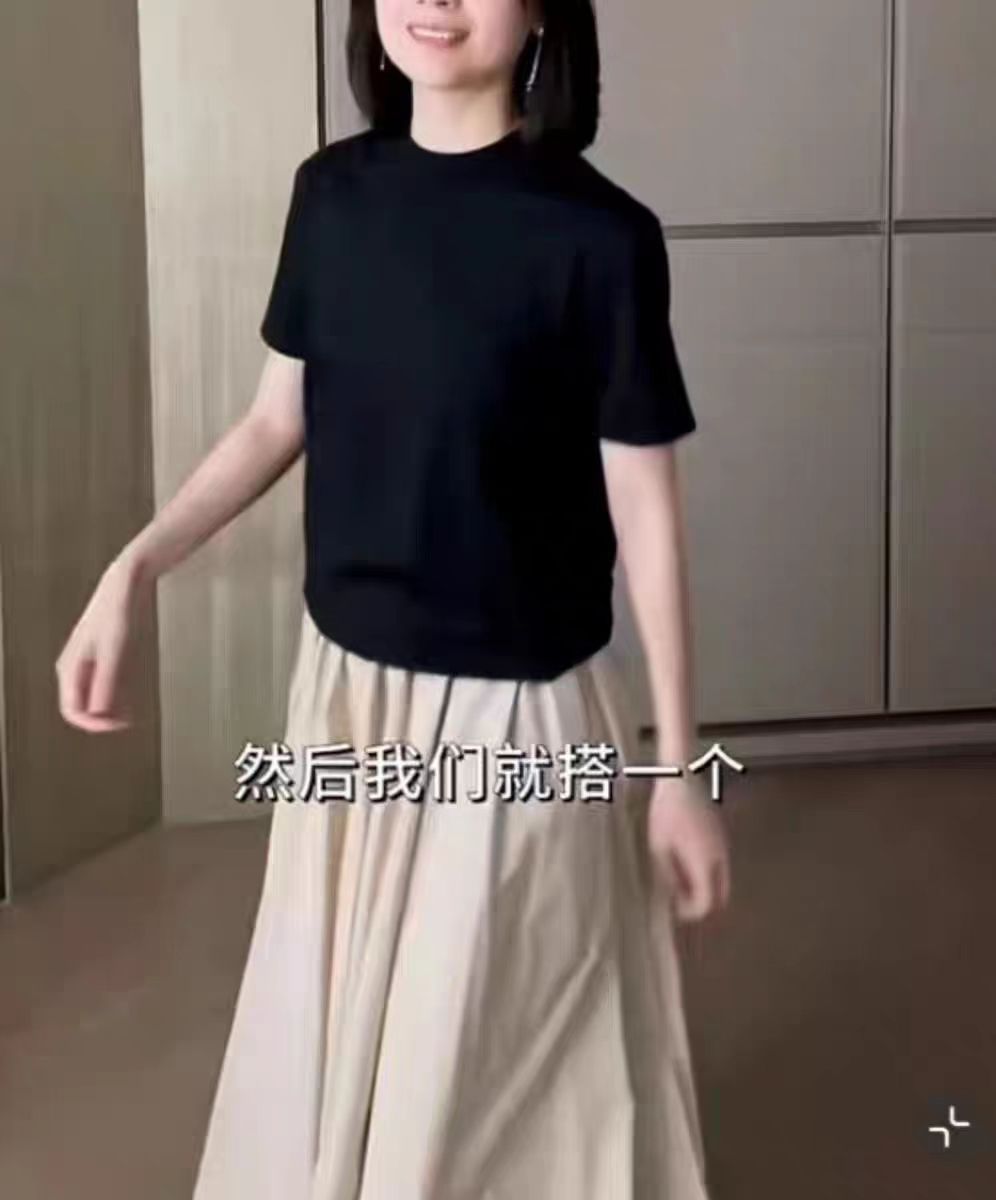 Crew neck solid color short sleeves