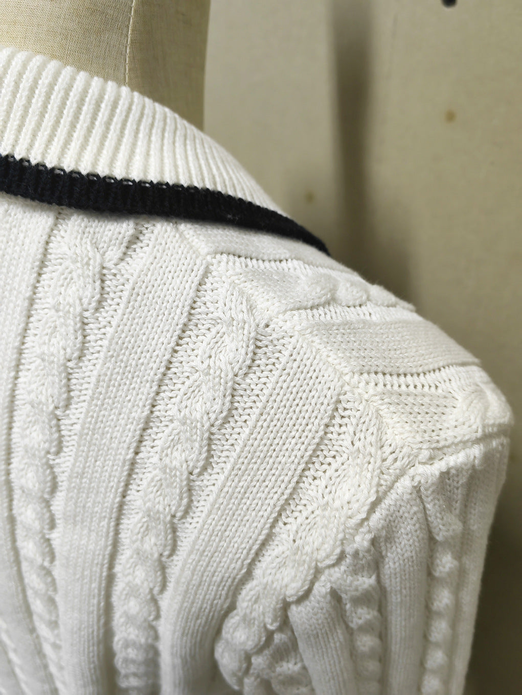 Long-sleeved button-down lapel knitted sweater top + short umbrella skirt