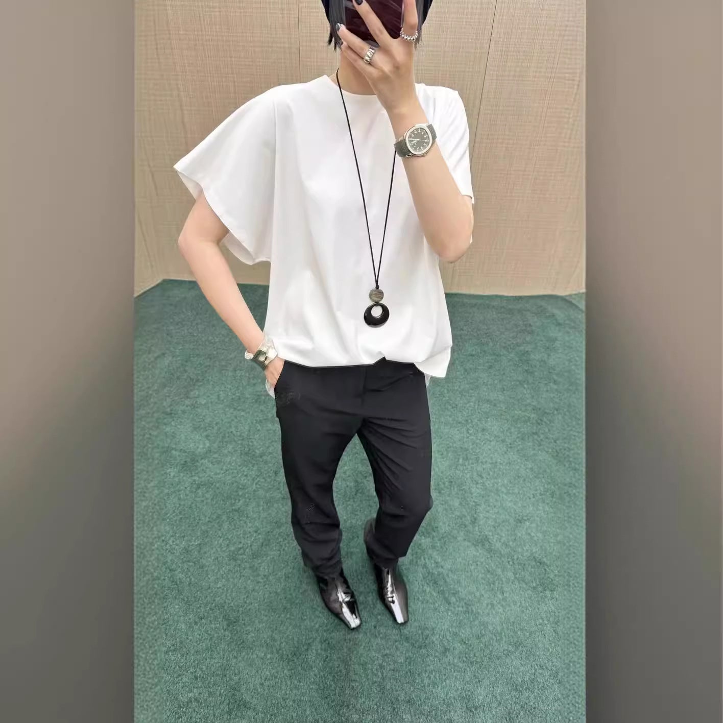 Crew neck silhouette short-sleeved T-shirt