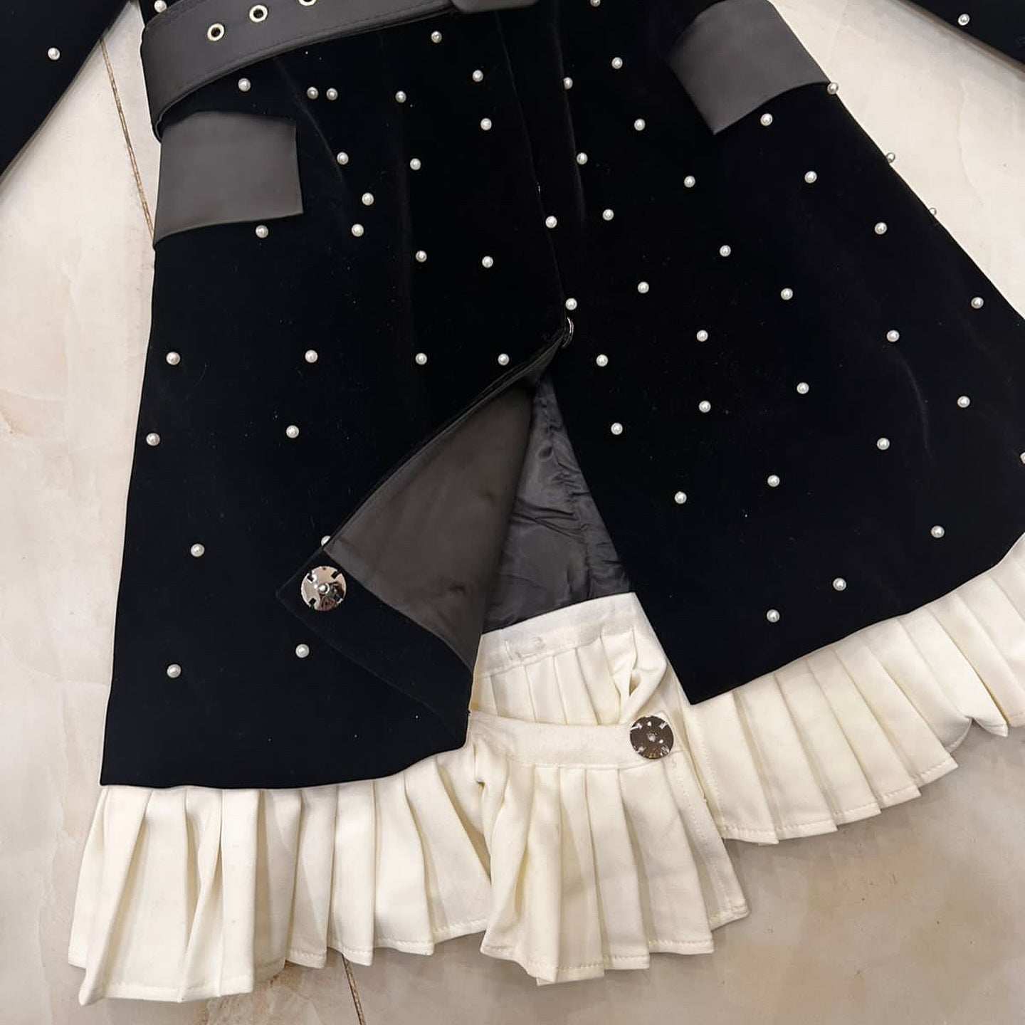 Splicing pearl rivet suit skirt
