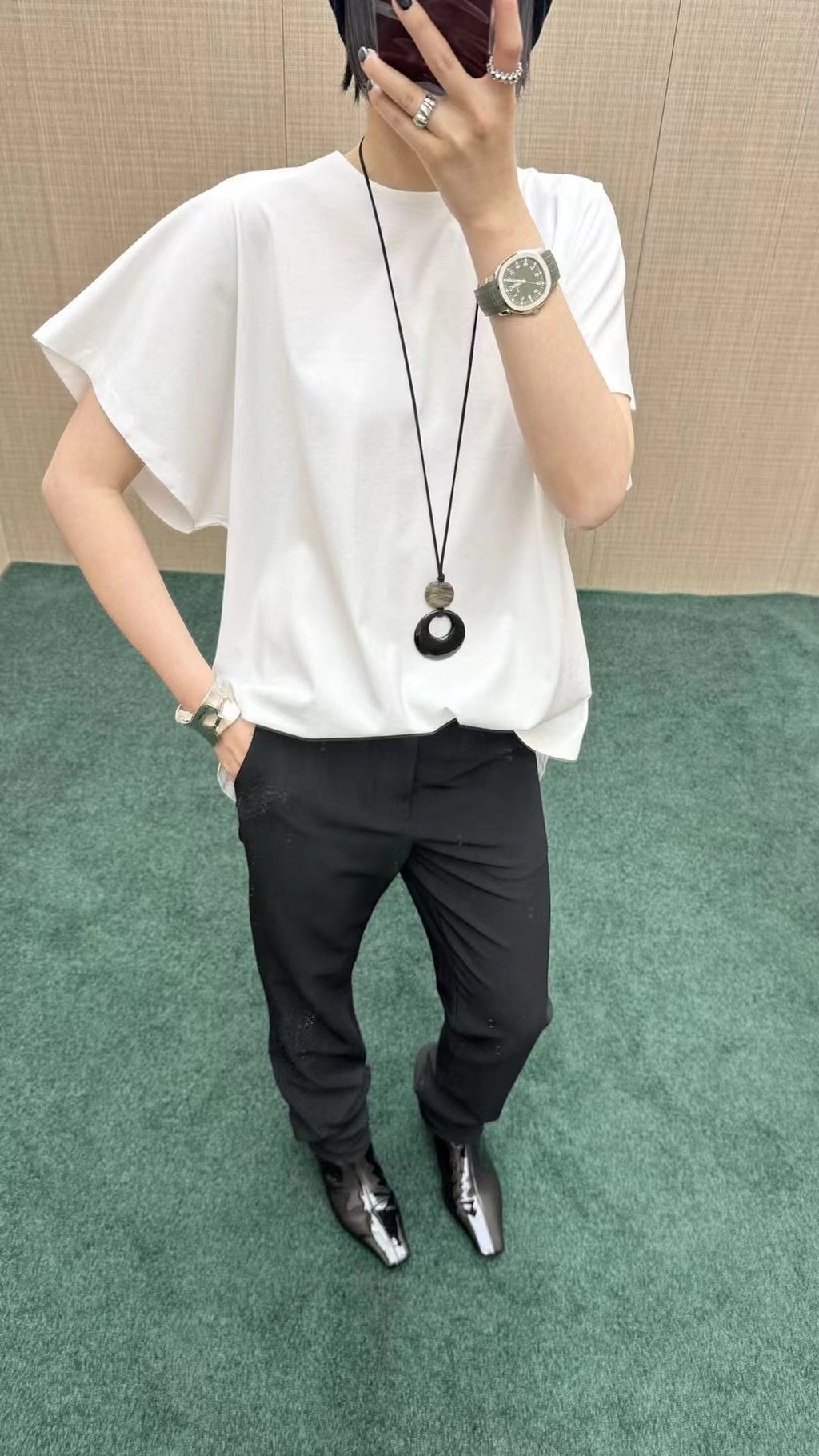 Crew neck silhouette short-sleeved T-shirt