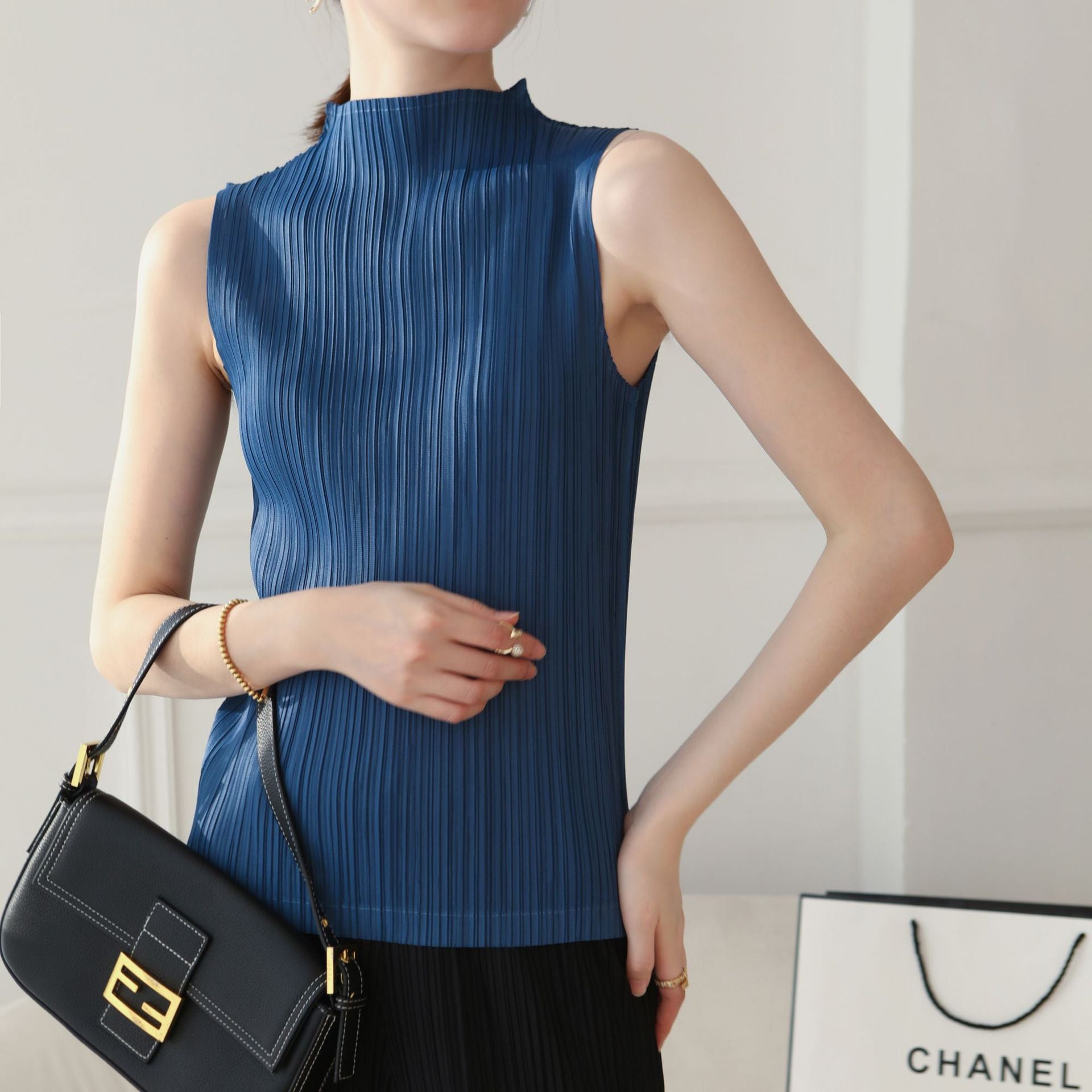 High Neck Sleeveless Retro High-End T-Shirt