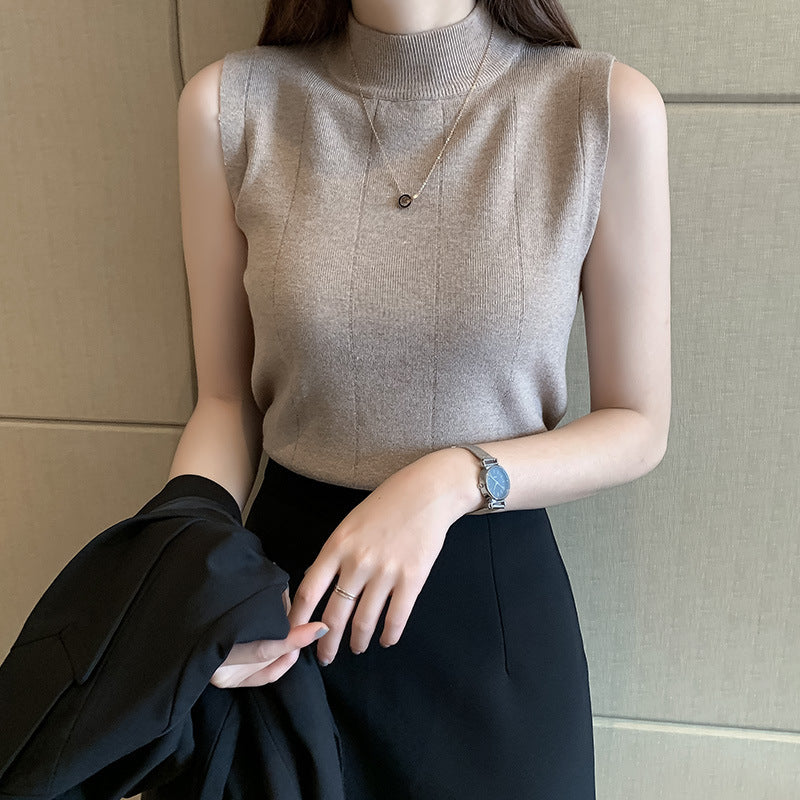 Slim-fit sleeveless knitted sweater