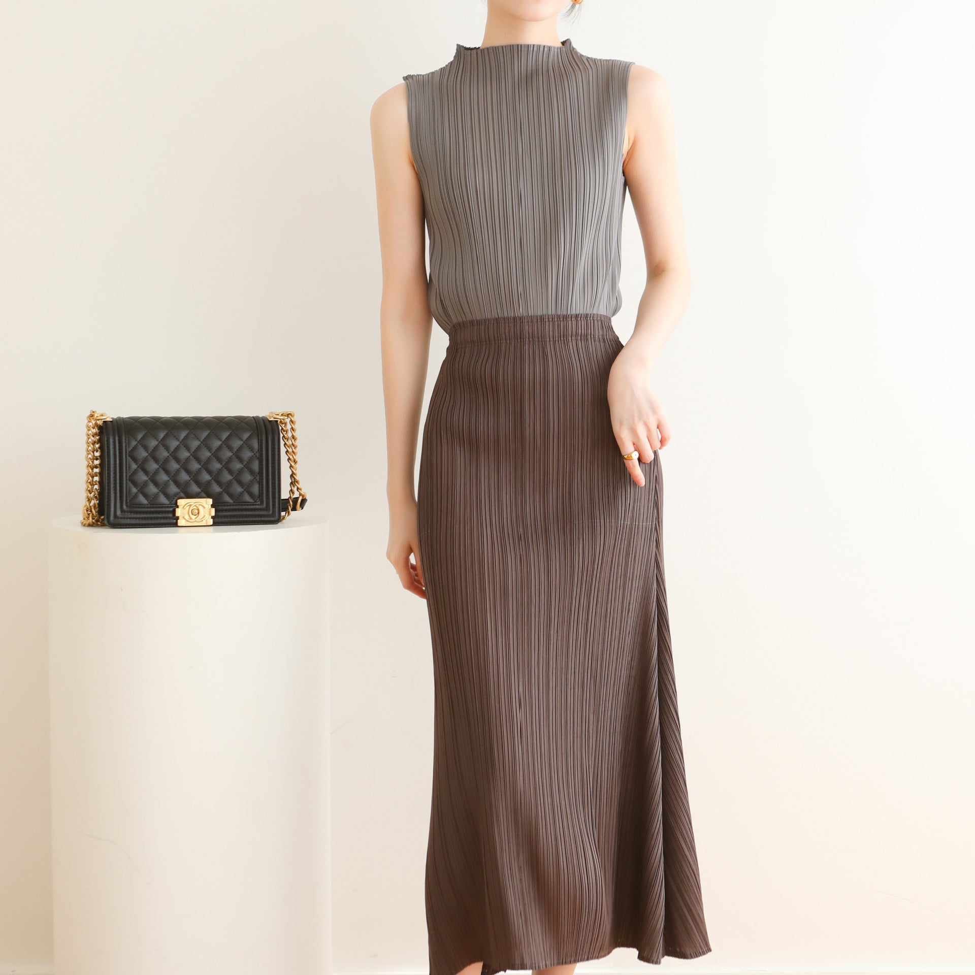 High Neck Sleeveless Retro High-End T-Shirt