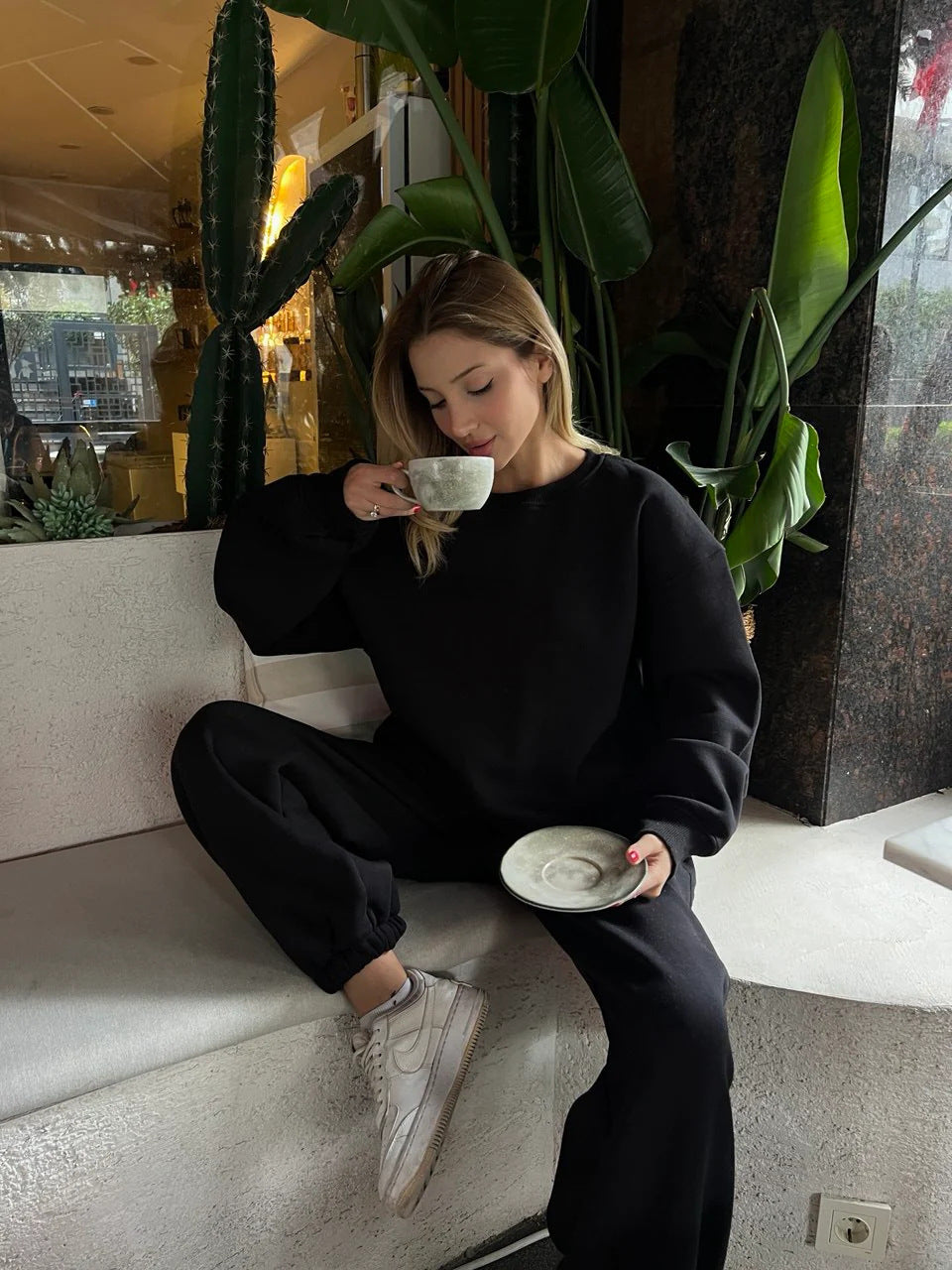 Solid color loose crew neck sweater strap-up trousers cover