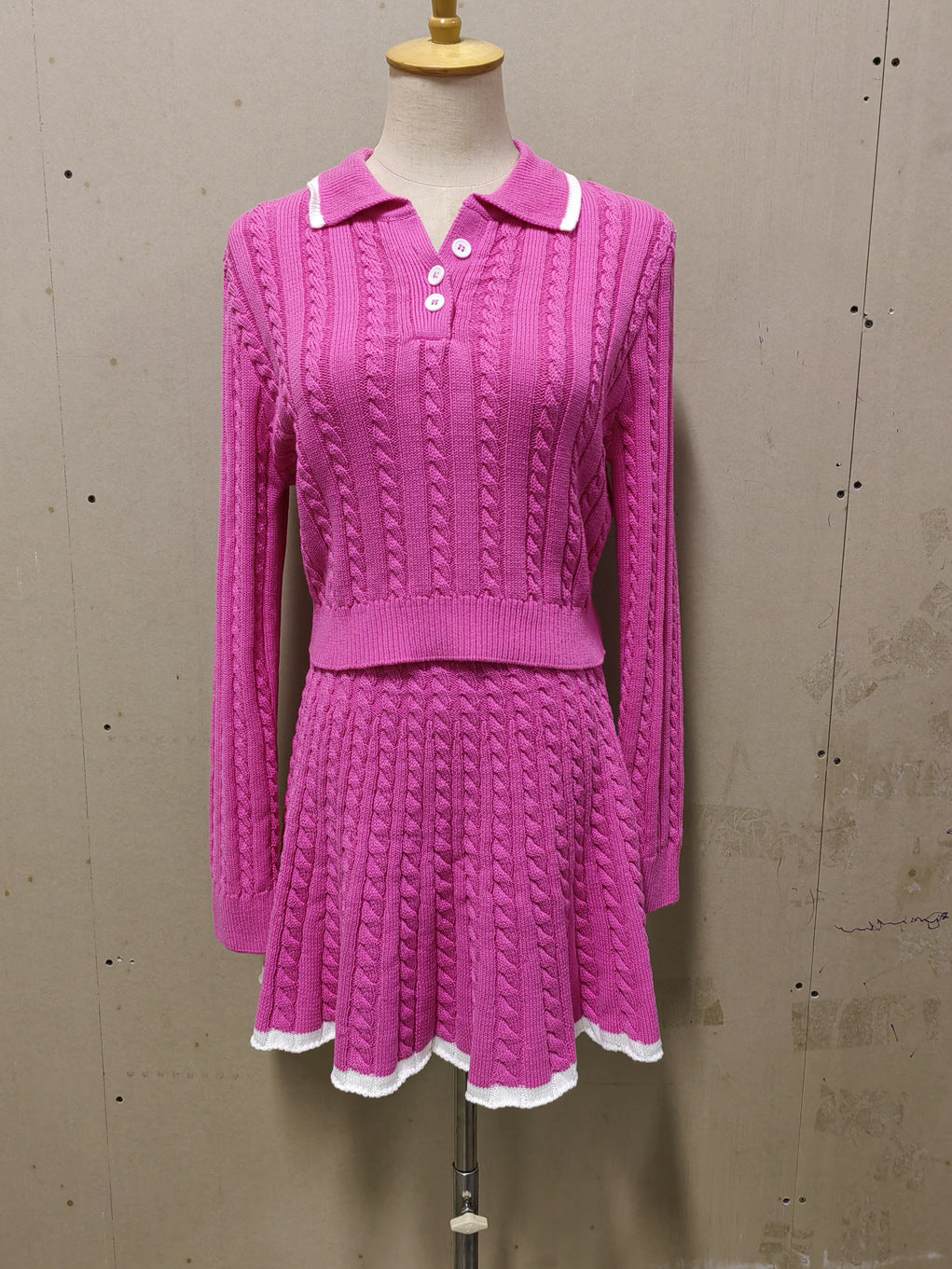 Long-sleeved button-down lapel knitted sweater top + short umbrella skirt