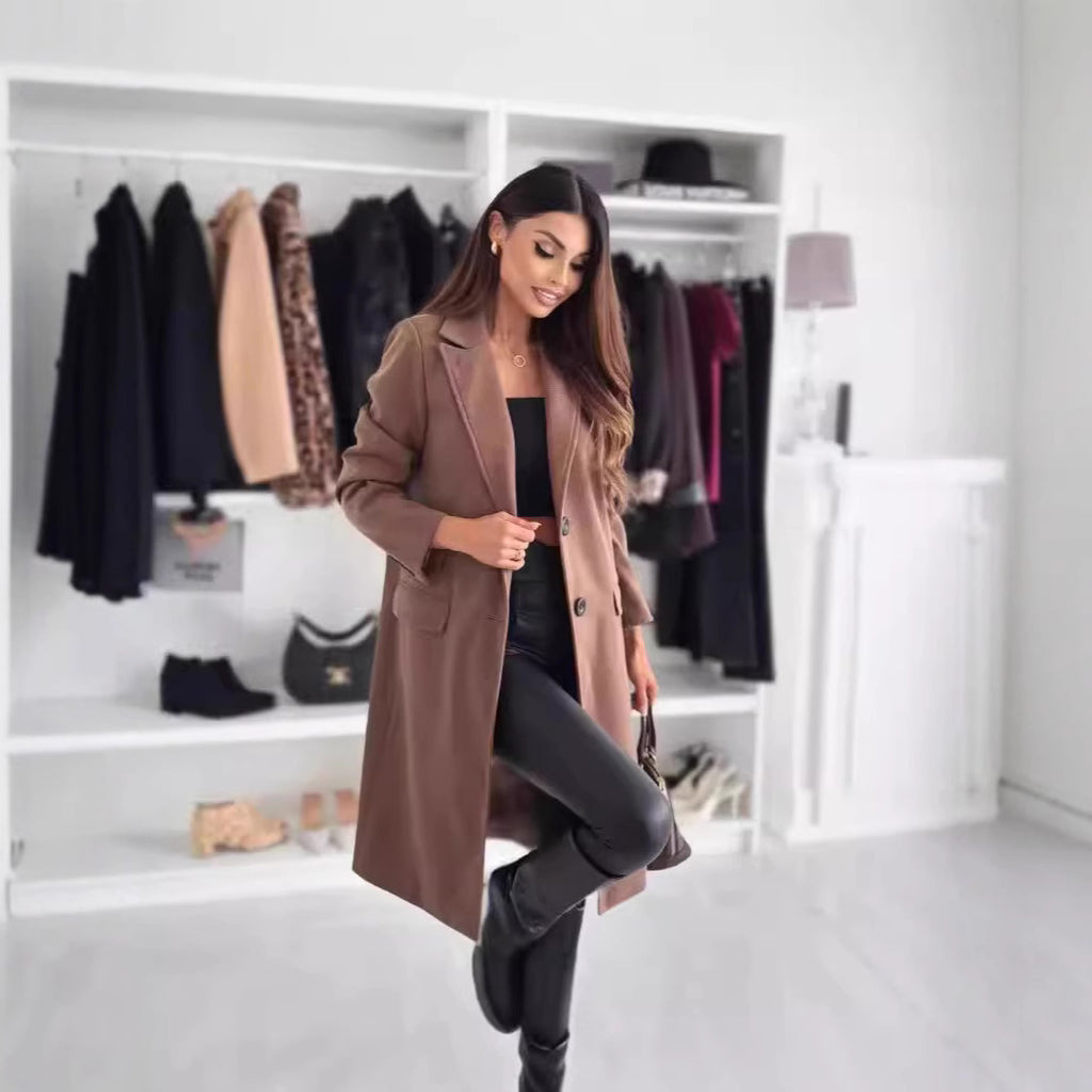 Simple long-sleeved solid-color pocket jacket